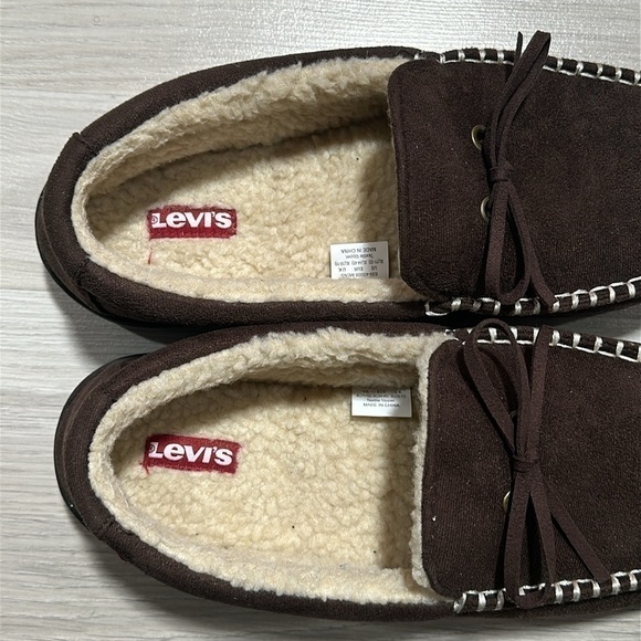 LEVI’S Men’s Brown Suede House Slippers Size 11-12 - Picture 4 of 7
